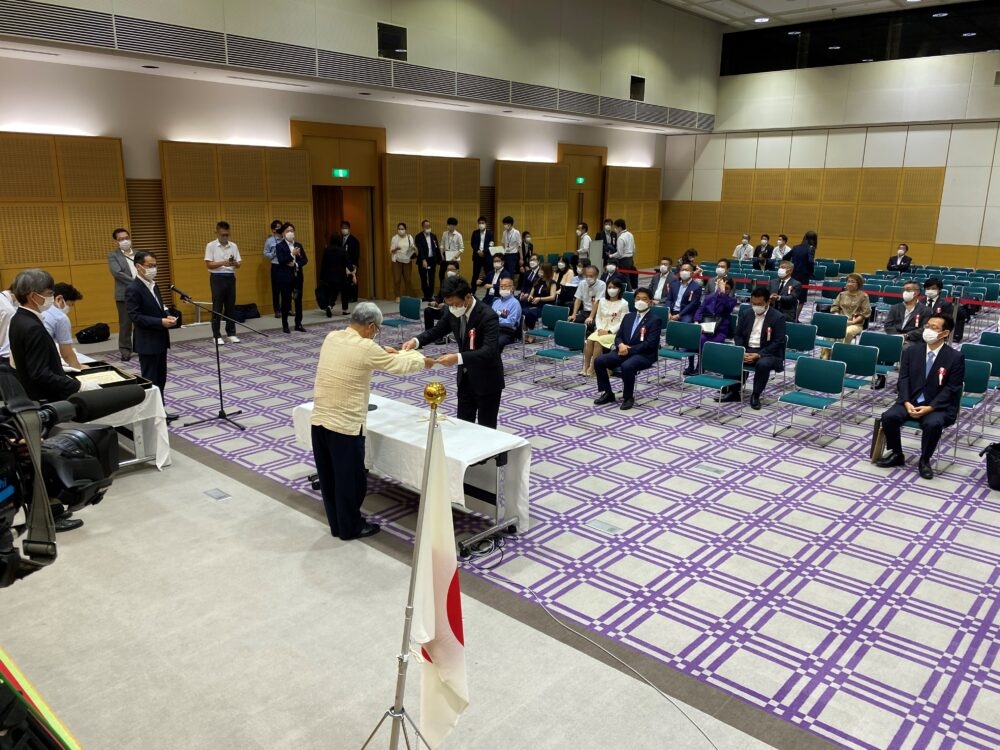 当選証書授与式（総務省にて）